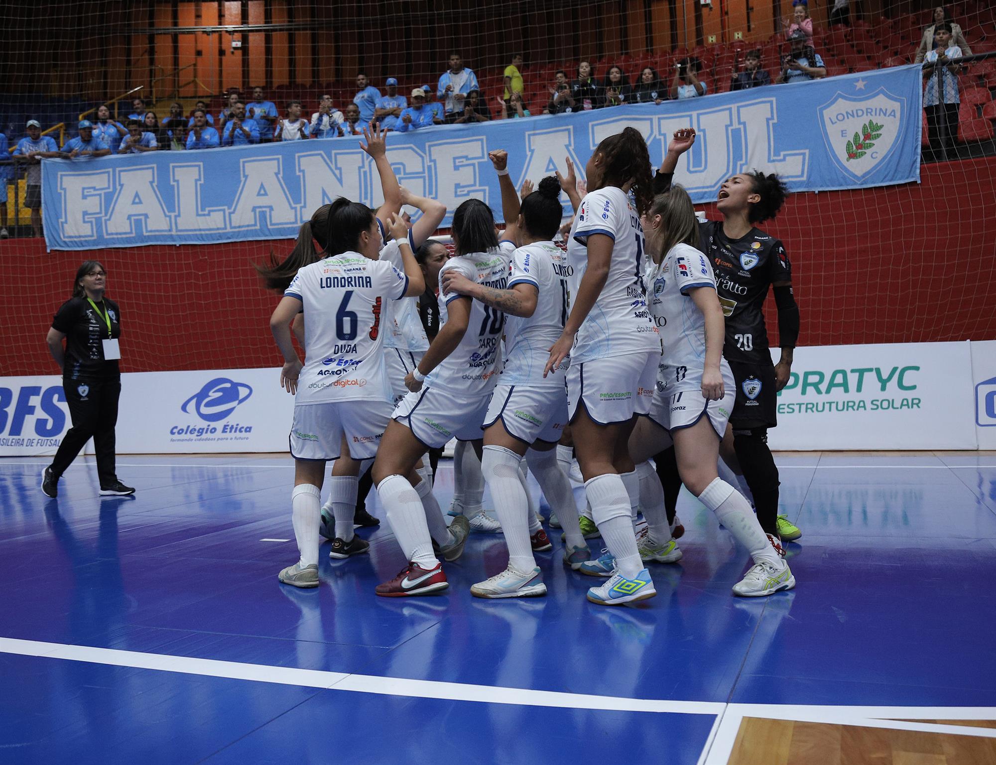 Londrina Futsal atropela House Via Motos na estreia da Taça Brasil